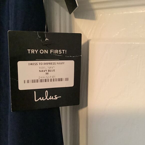 Lulu’s Navy Blue maxi dress - Picture 5 of 11